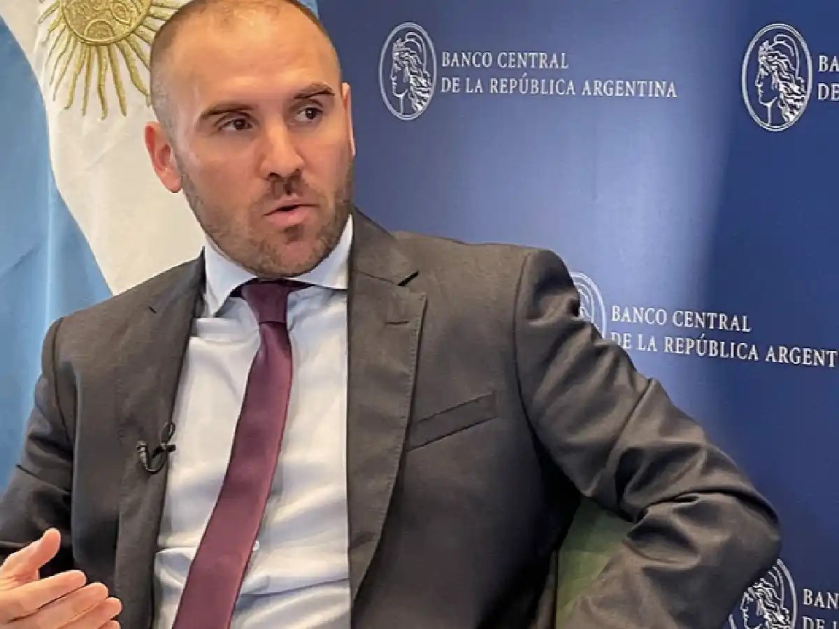 Guzmán se reunirá con los gobernadores por las negociaciones con el FMI