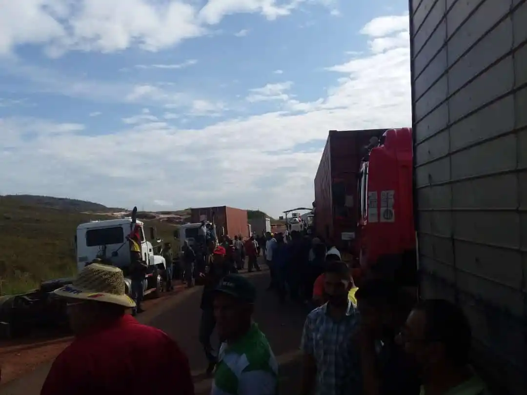 HARTOS de que los GNB los extorsione: Gandoleros protestan en Santa Elena de Uairén