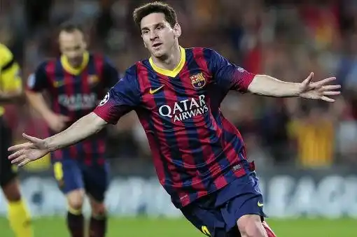 Tras los tres goles frente al Ajax, el mundo está a los pies de Messi