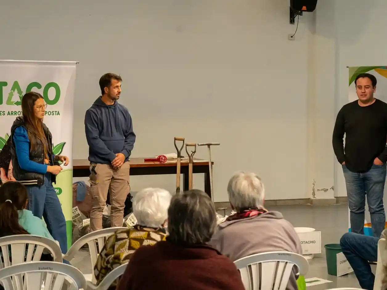 Jornada. De compostaje en San Cayetano