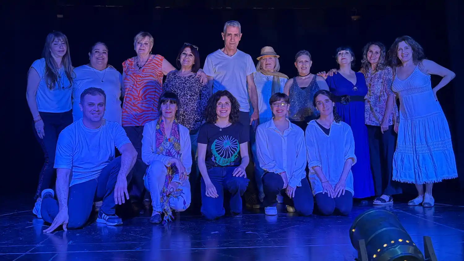 A sala llena, el grupo desarrolló una divertida función