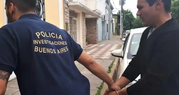 Agente penitenciario detenido por violencia de género contra su expareja