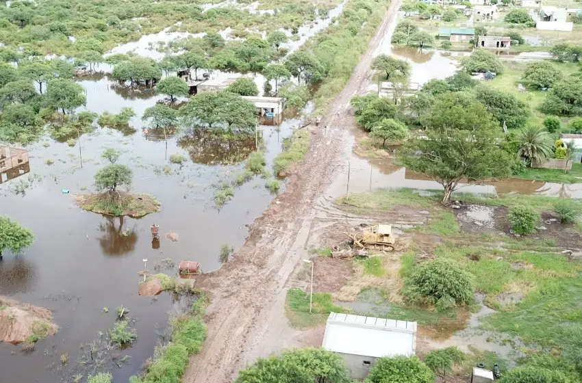 Inundaciones: el agua que baja de Santiago del Estero y Chaco complica más la situación en Santa Fe