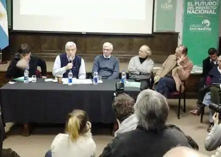 Julián Domínguez: "La inseguridad se resuelve con más educación y más trabajo"