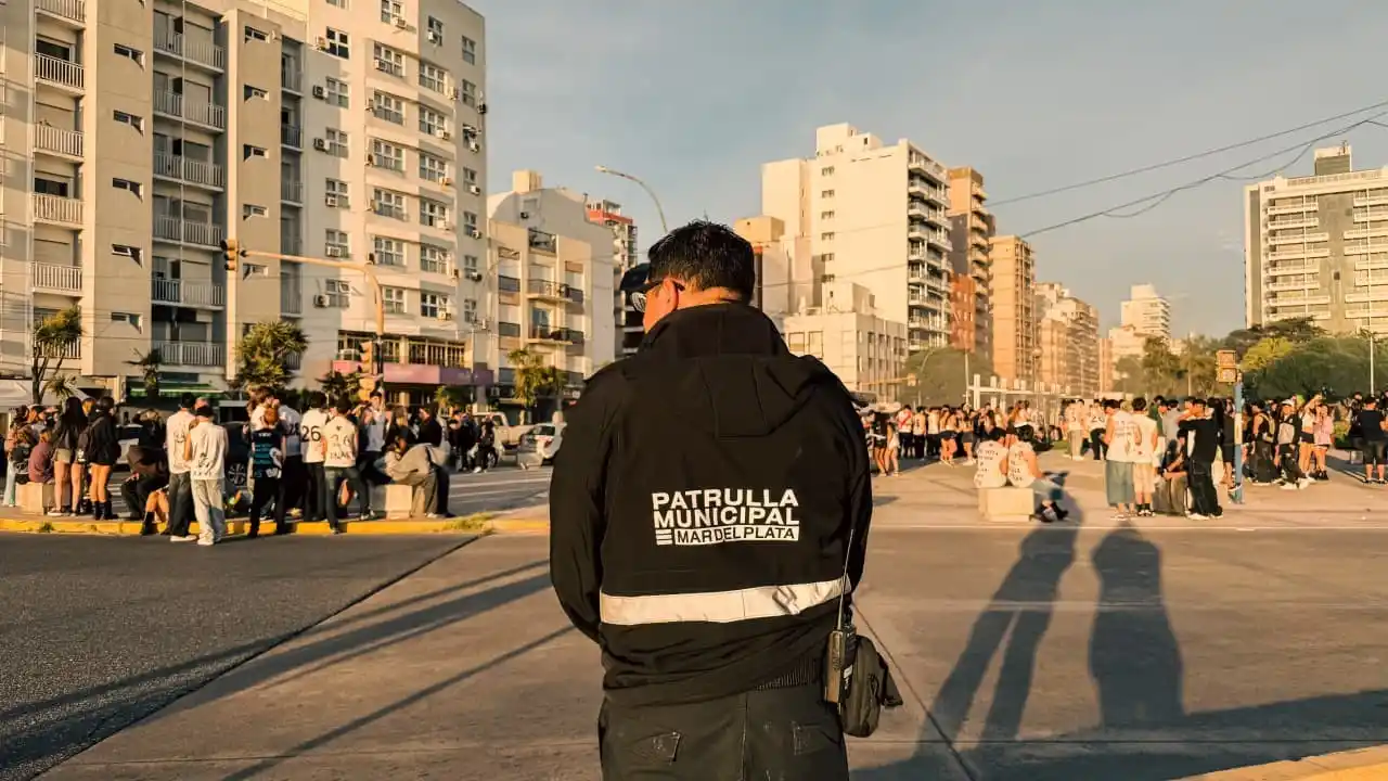 El operativo incluirá presencia municipal antes del ingreso a las instituciones educativas y controles en posibles encuentros en ámbitos privados.