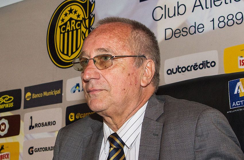 Broglia: «Leo nos dijo que si no se van jugadores, no necesita otros»