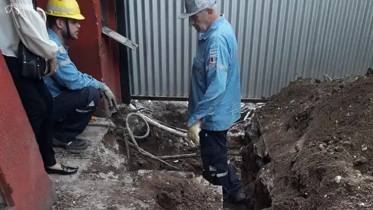 Detectaron conexiones clandestinas de luz y gas en un bar de Rosario