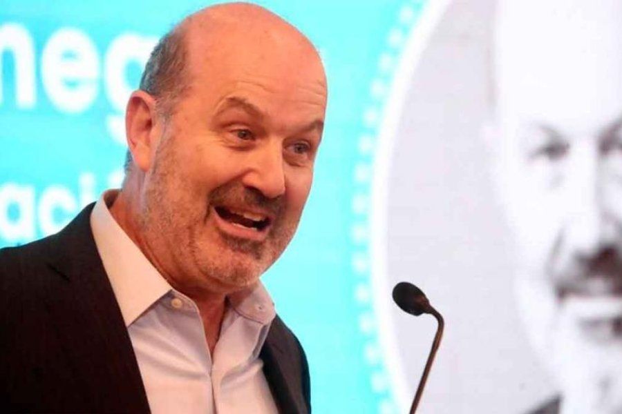 Denuncian penalmente a Sturzenegger