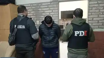 El detenido V.E. fue trasladado a Santa Fe tras su arresto en San Francisco.