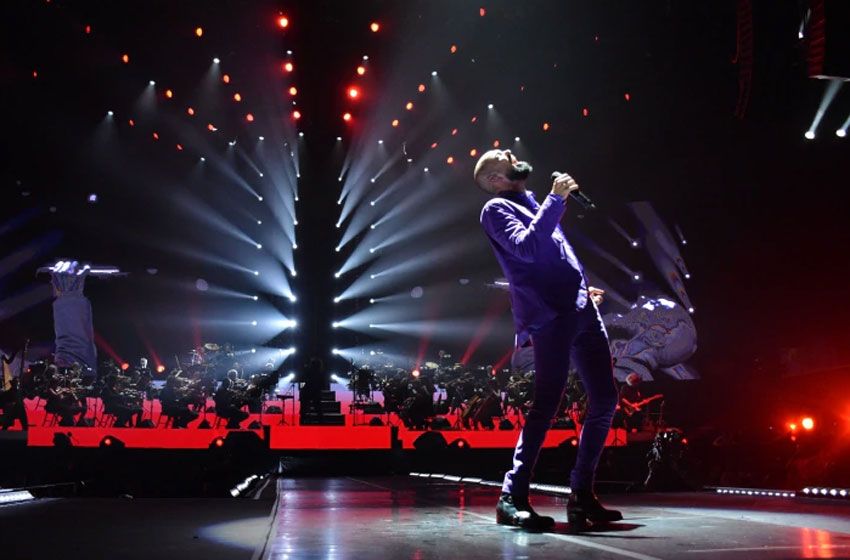Abel Pintos presenta tres shows sinfónicos que colman los escenarios de Buenos Aires