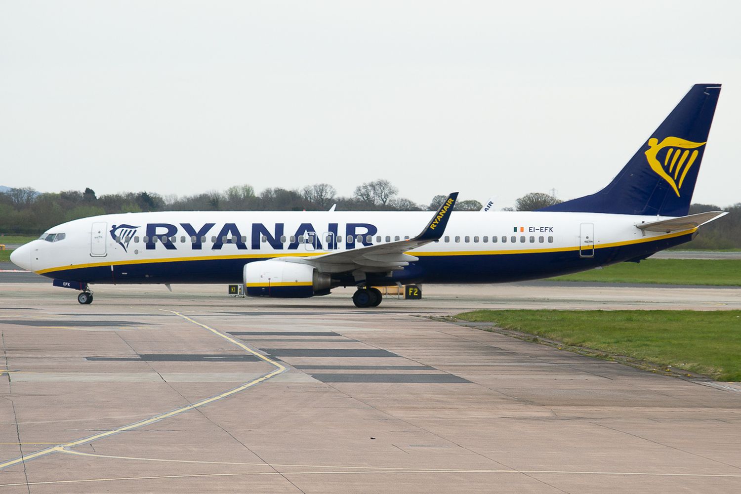 Ryanair to close its Brussels base until at least March 2023