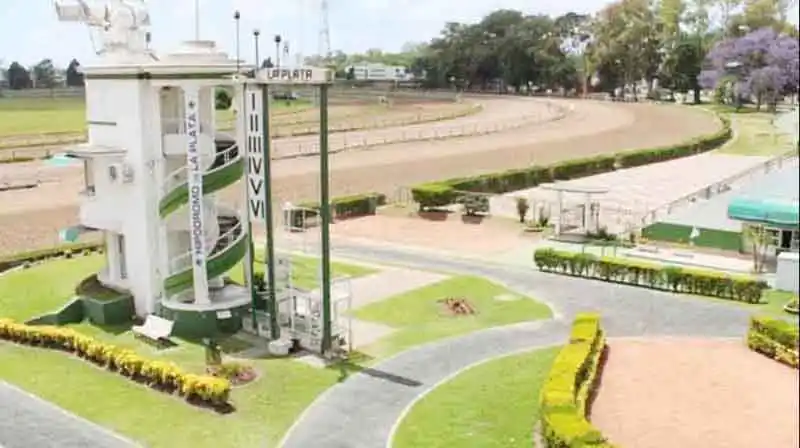 Jueves 9: Actividad Hipódromo de La Plata