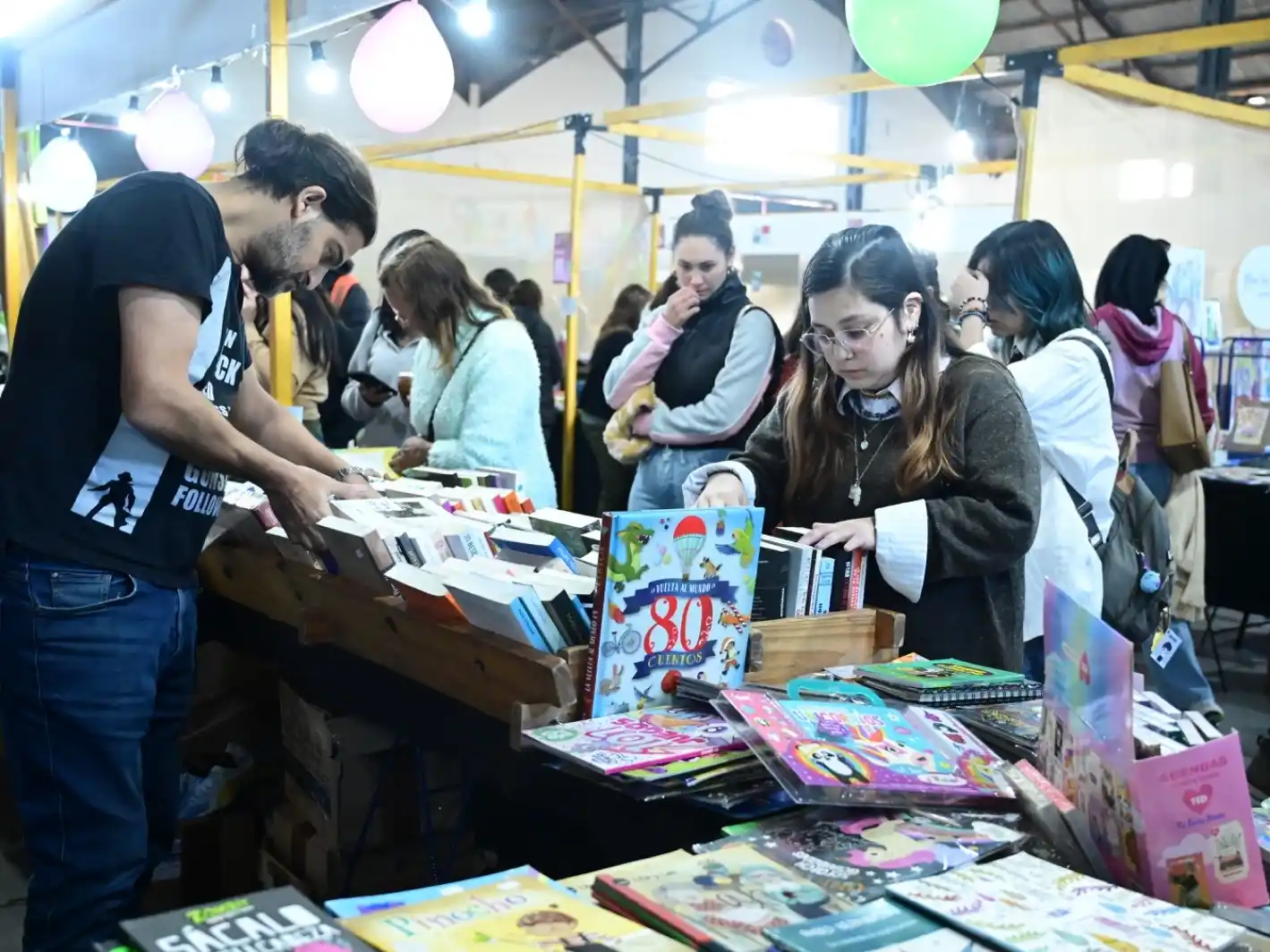 Con una masiva participación y una variada agenda, concluyó la Feria Internacional del Libro
