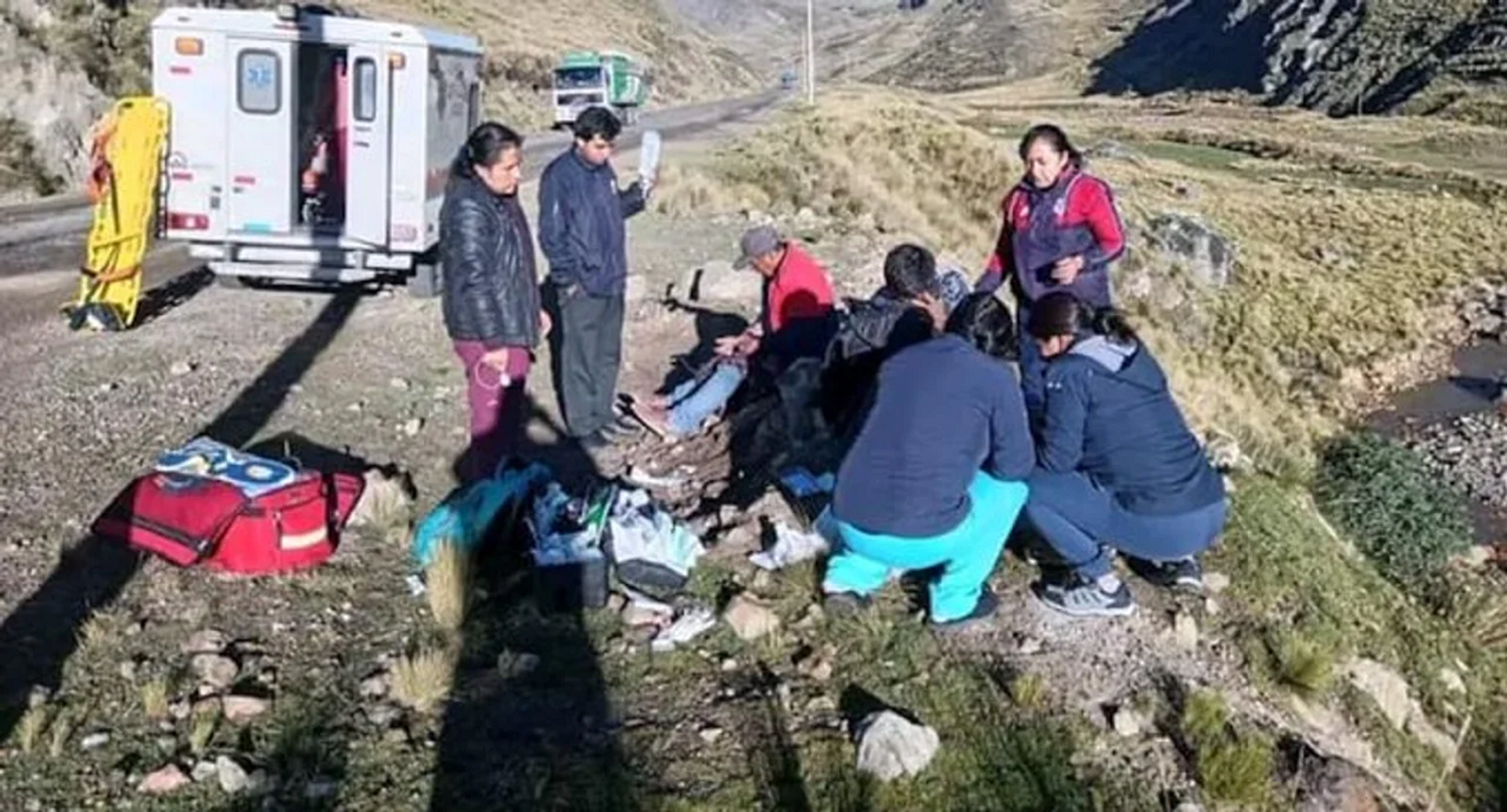 Al menos 21 personas murieron por el vuelco de un micro en la región de Ayacucho