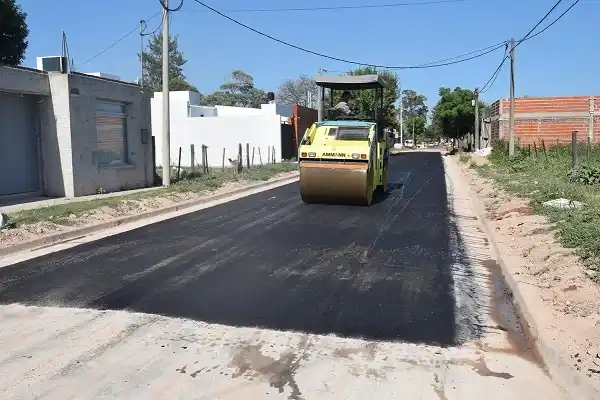 Una cuadra de calle Cervantes fue la primera asfaltada de 2018