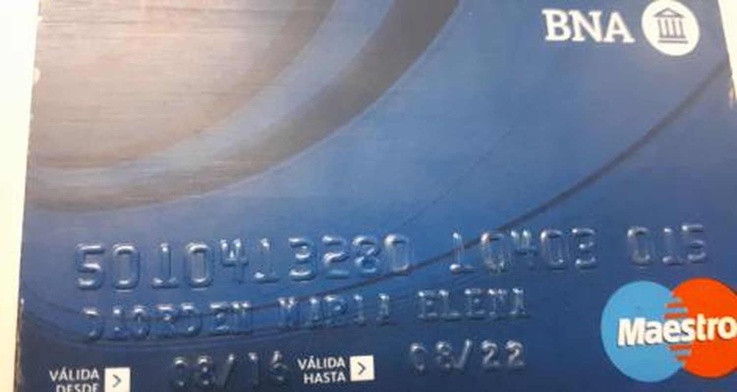 Tarjeta encontrada en el cajero del Banco Nación