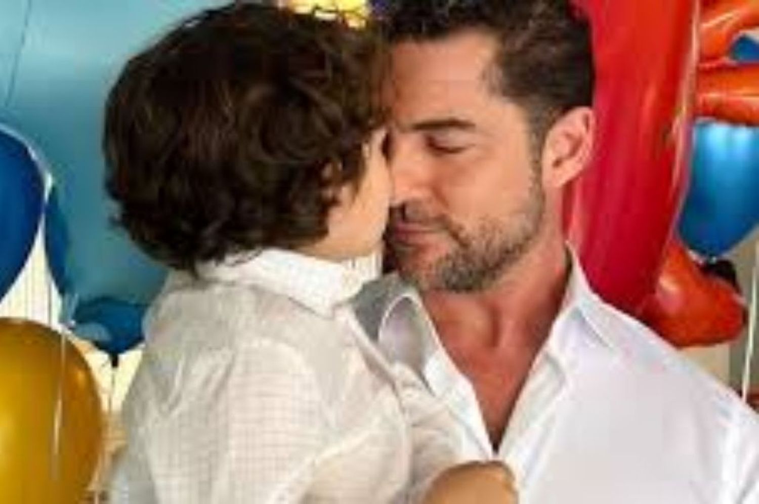 David Bisbal con su hijo