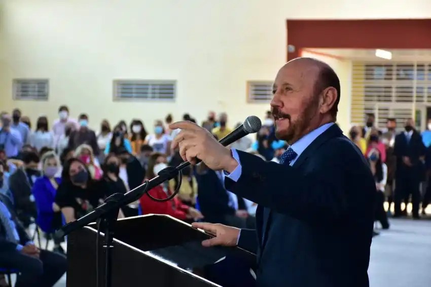 Duras críticas del Gobernador en la inauguración de la Escuela Especial N°1