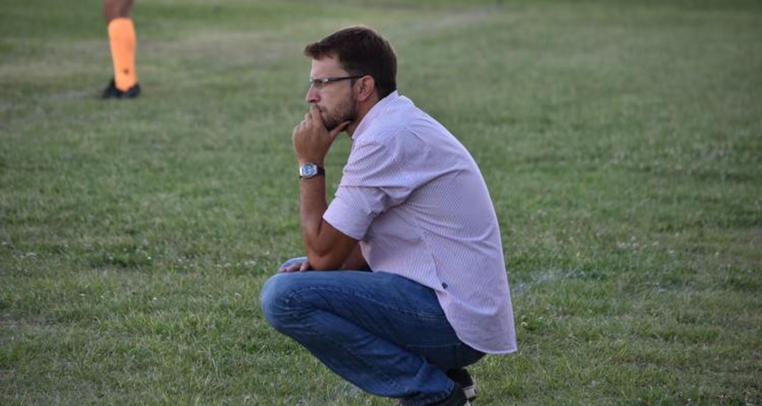 Tras cuatro años, once títulos y un Regional, Agustín Díaz dejó de ser entrenador en Mitre