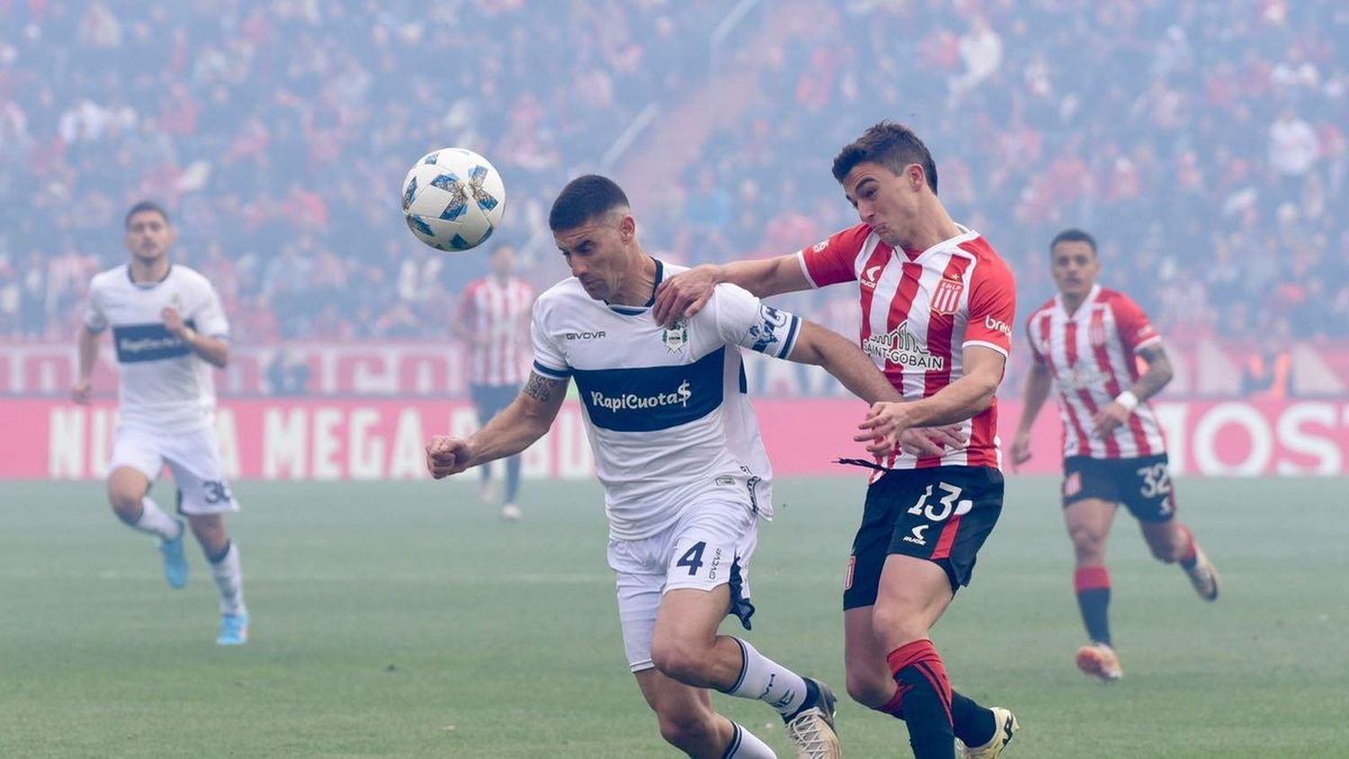 Gimnasia y Estudiantes juegan una nueva edición del clásico de La Plata