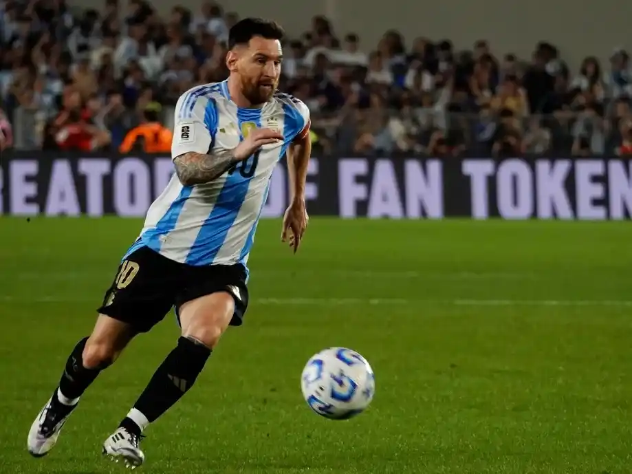LIONEL MESSI JUGANDO PARA LA SELECCION ARGENTINA
