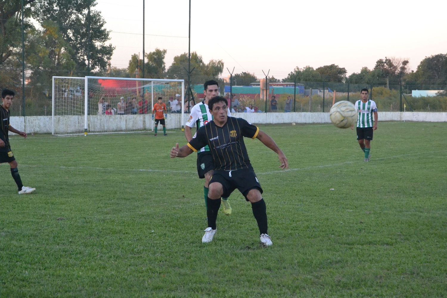 Renzo Barrios y una tarde soñada en el Sur. El domingo a Juventud lo visita Sportiva, otro equipo urgido por buenos resultados.