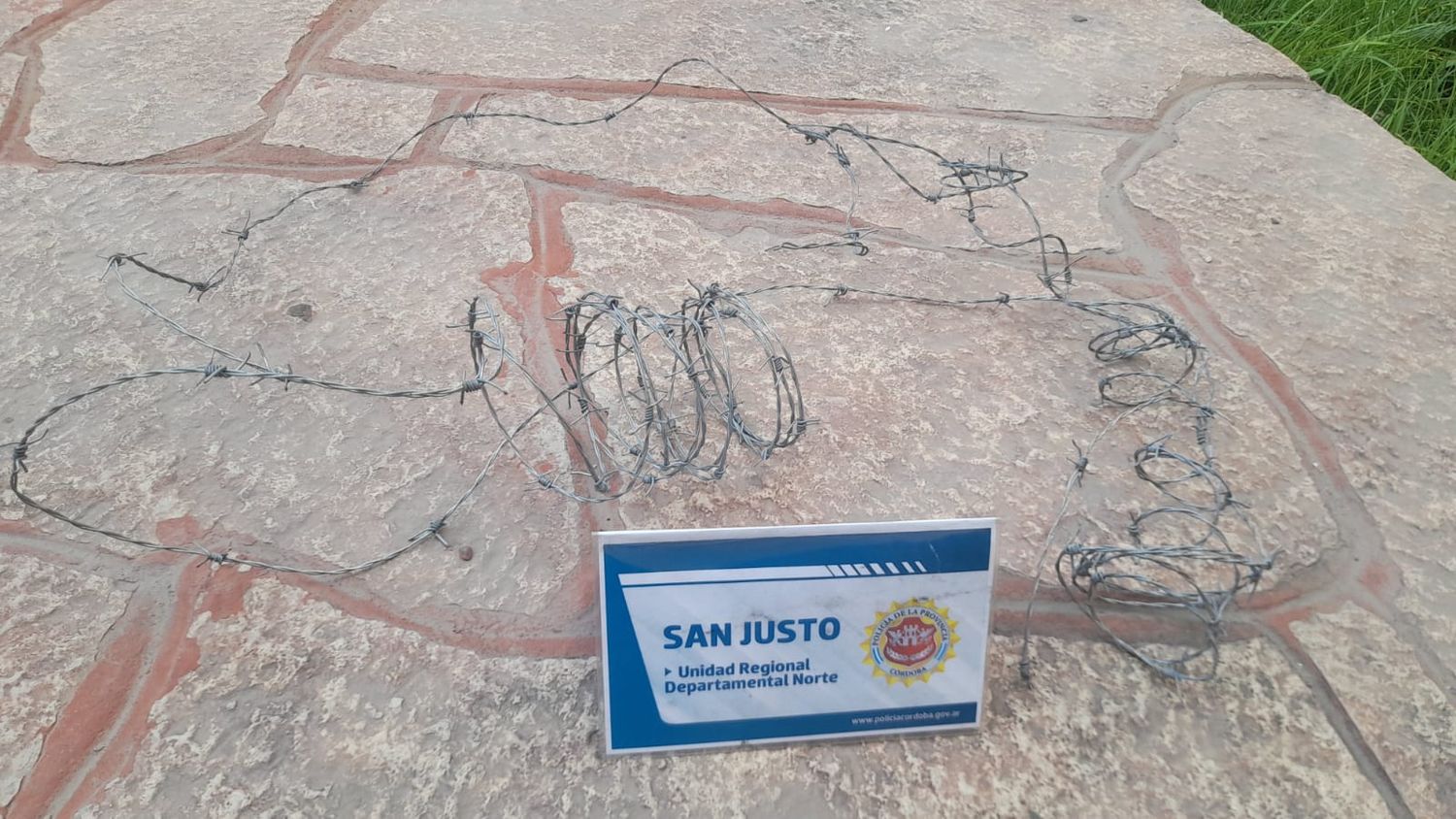 Alambre de púa sustraído