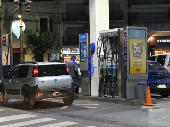 Desde este jueves YPF baja los precios.