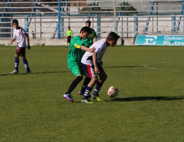 Fútbol: el Sub 15 de Gualeguaychú cayó ante Rosario del Tala
