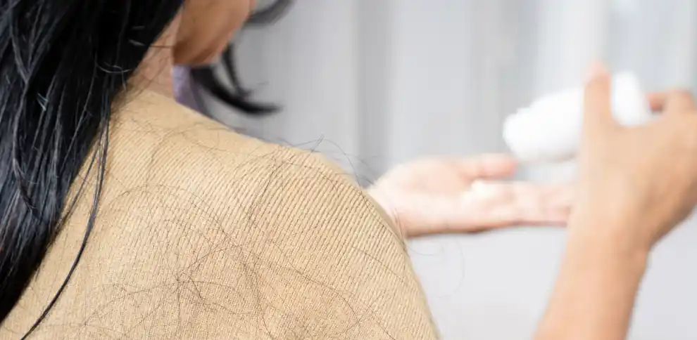 Estas son las VITAMINAS que ayudan a crecer el cabello