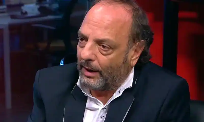 Baby Etchecopar dio positivo en el test de Covid-19