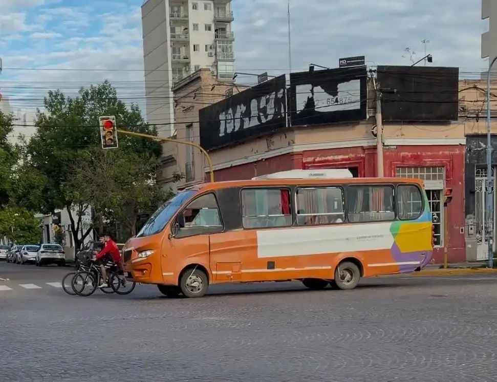 María Paz Caruso reclamó respuestas urgentes sobre el futuro de los minibuses en Rafaela - 1