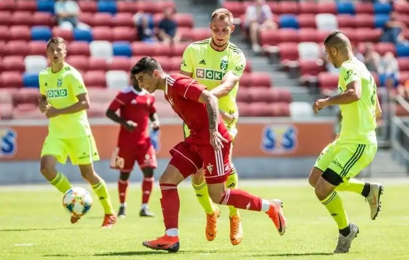 Juan Francisco Bauzá debutó en su nuevo equipo en Polonia