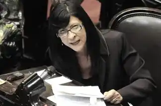 Conti cree que Cristina votará por la despenalización del aborto