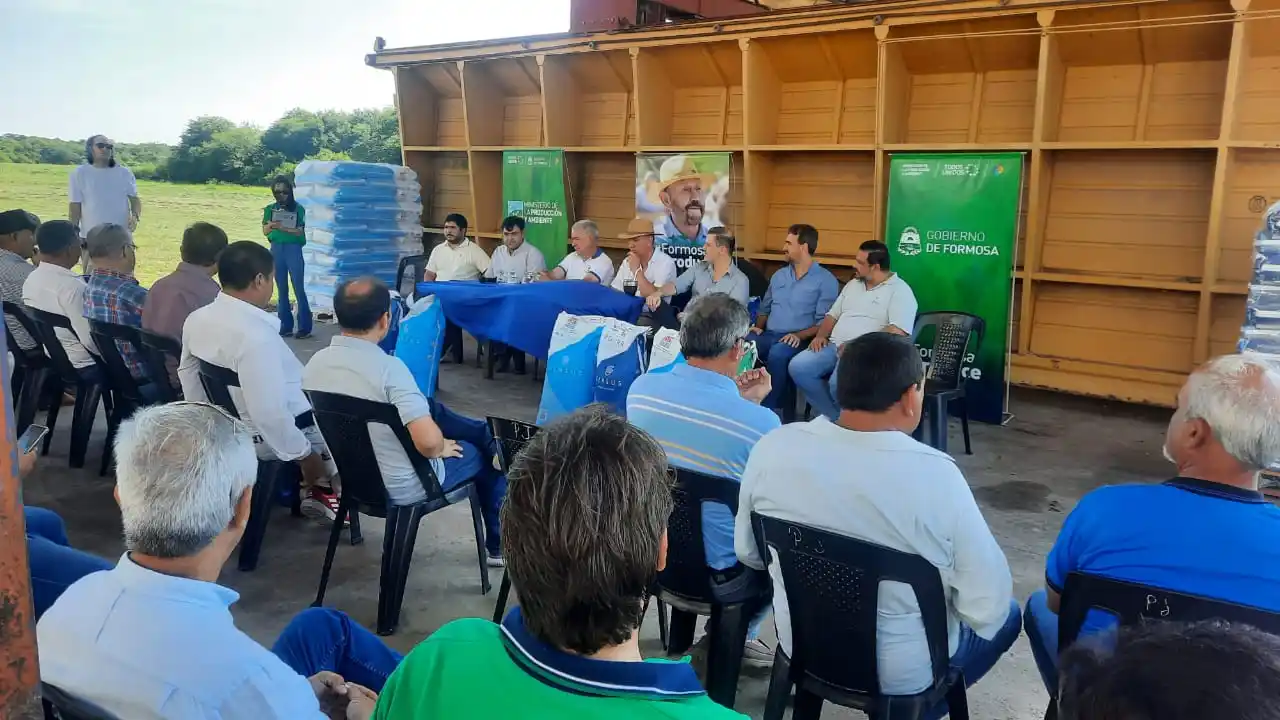 En jornada sobre el algodón, productores recibieron semillas certificadas y asistencia técnica