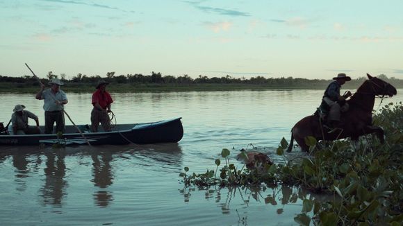 Proyectan "Por el Paraná, la disputa por el río" en Bajo Puerto