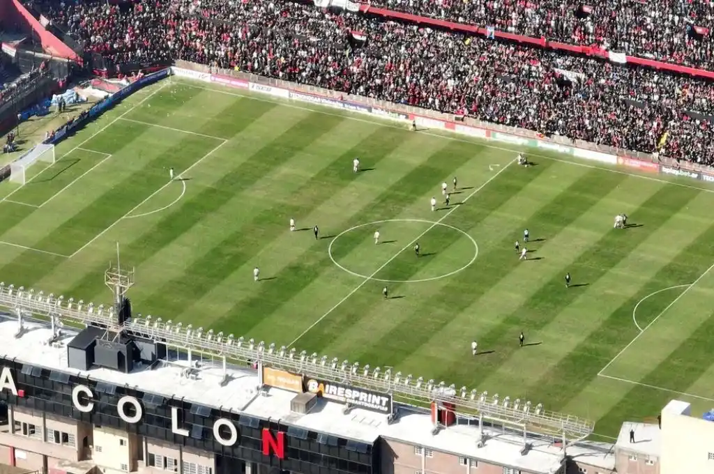 Colón juega ante Patronato en el Centenario