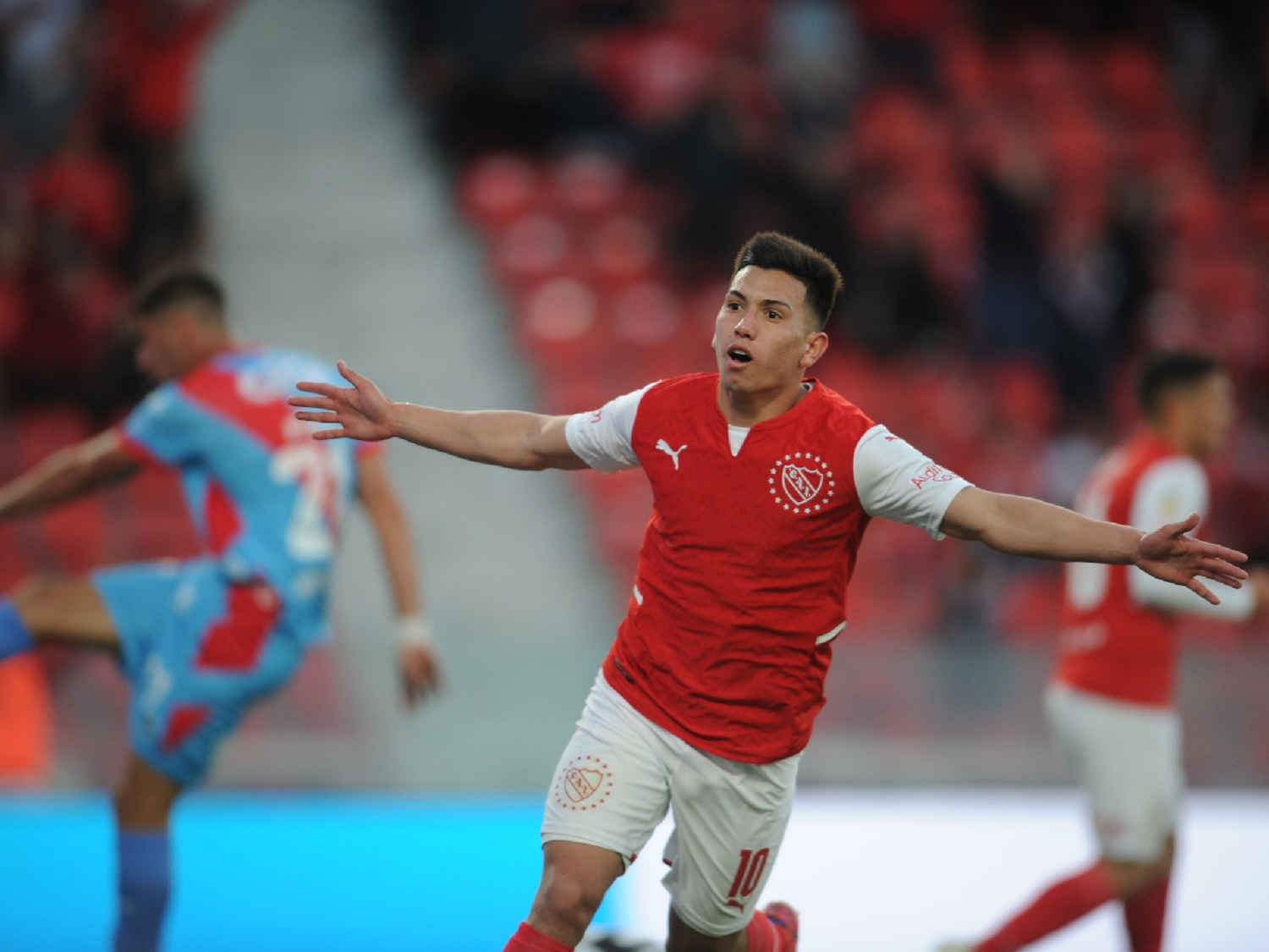 La MLS le dio la bienvenida a Alan Velasco