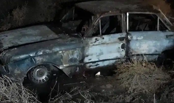 ¿Crimen mafioso en Las Heras?: Hallaron en un Falcon incendiado un cuerpo con un destornillador clavado en la nuca 