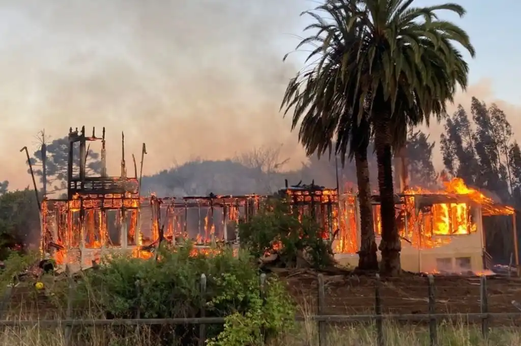Queman la casa del presidente de la Cámara de Diputados de Chile