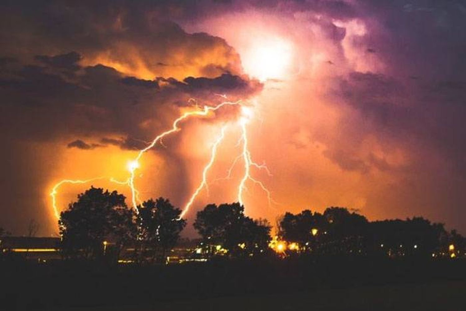 Sube la temperatura y anticipan posibles tormentas severas para la región