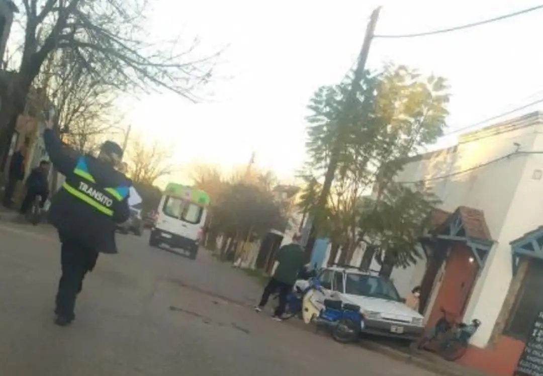 Fuerte choque en el centro de la ciudad: un hombre fue hospitalizado