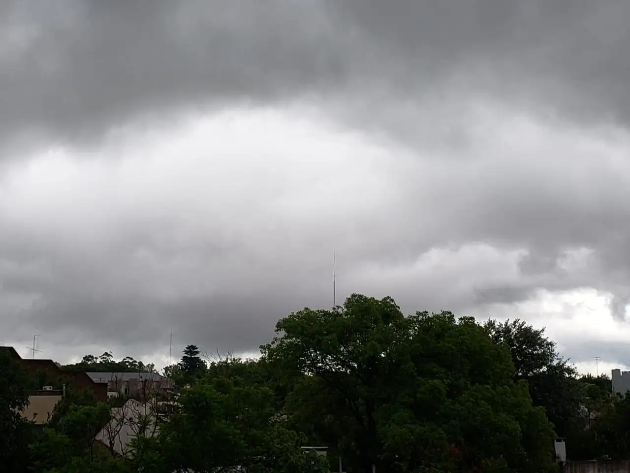 Hay alerta meteorológica por tormentas fuertes para Entre Ríos