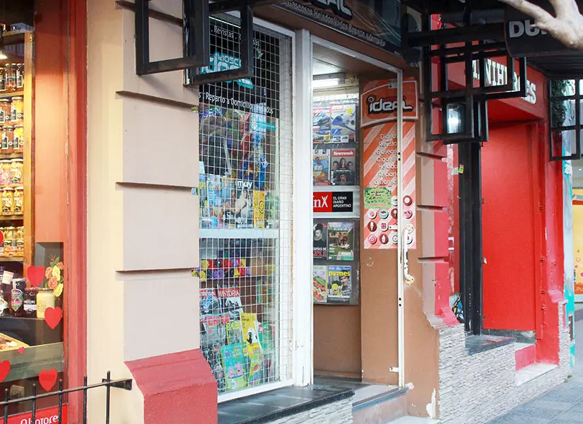Comerciante refuerza la seguridad de su local