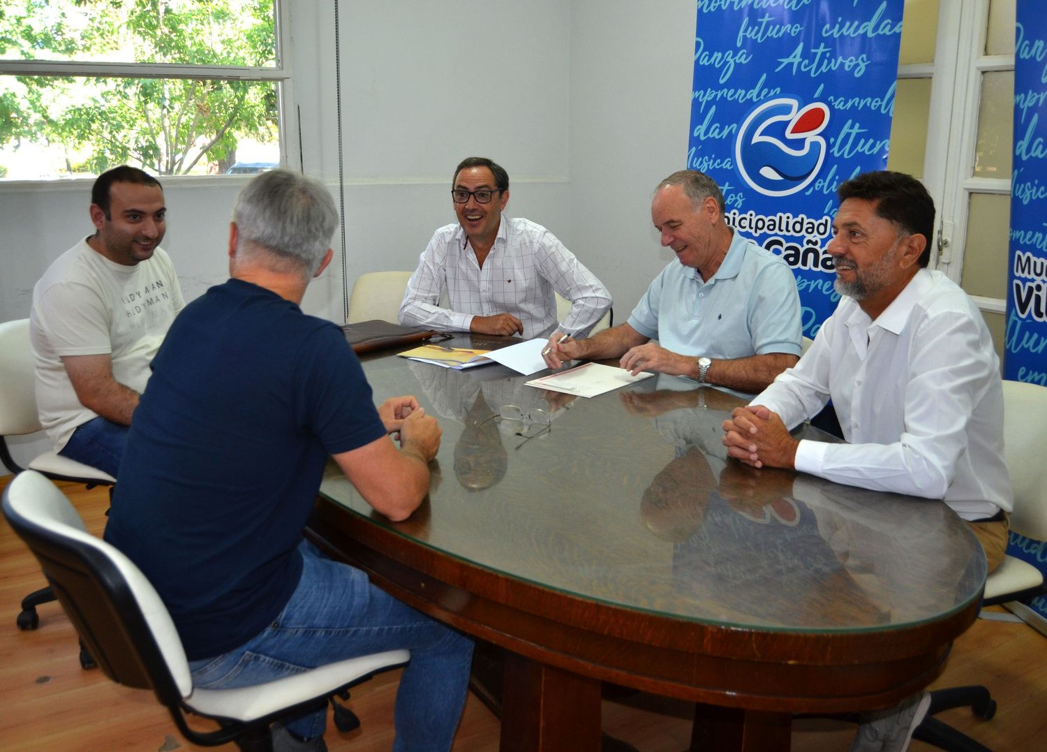 Firma y entrega de escrituras en Villa Cañás