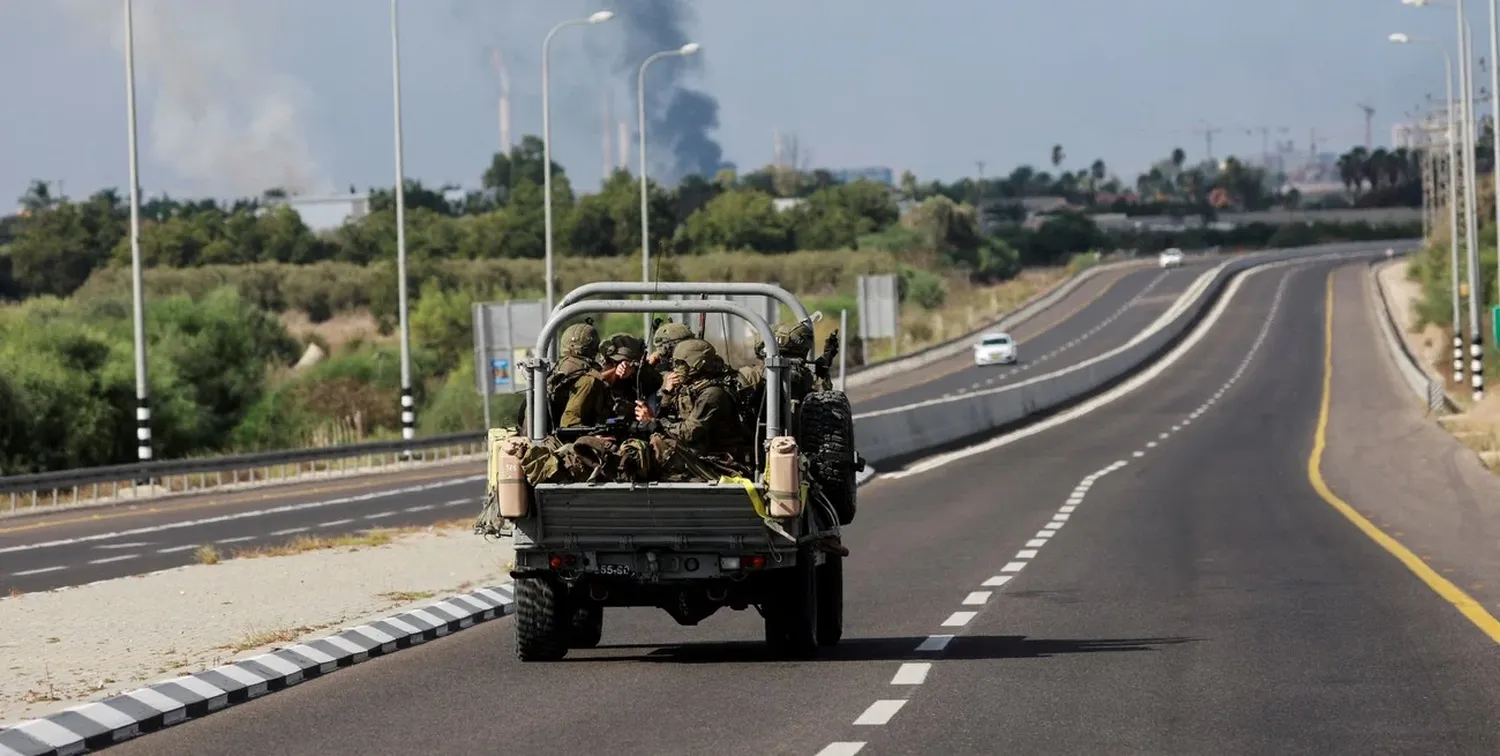 Israel declaró que "está en guerra" tras una ofensiva sorpresa de Hamas desde Gaza. Crédito: REUTERS / Ammar Awad.