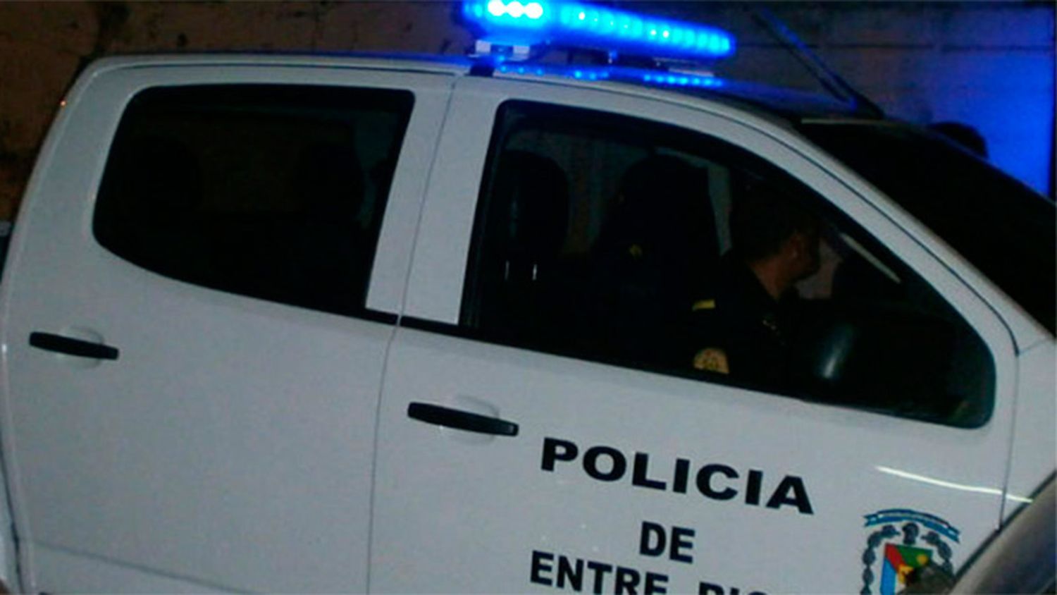 Joven le disparó a su tres veces a su hermana, creyó que la había matado y se suicidó