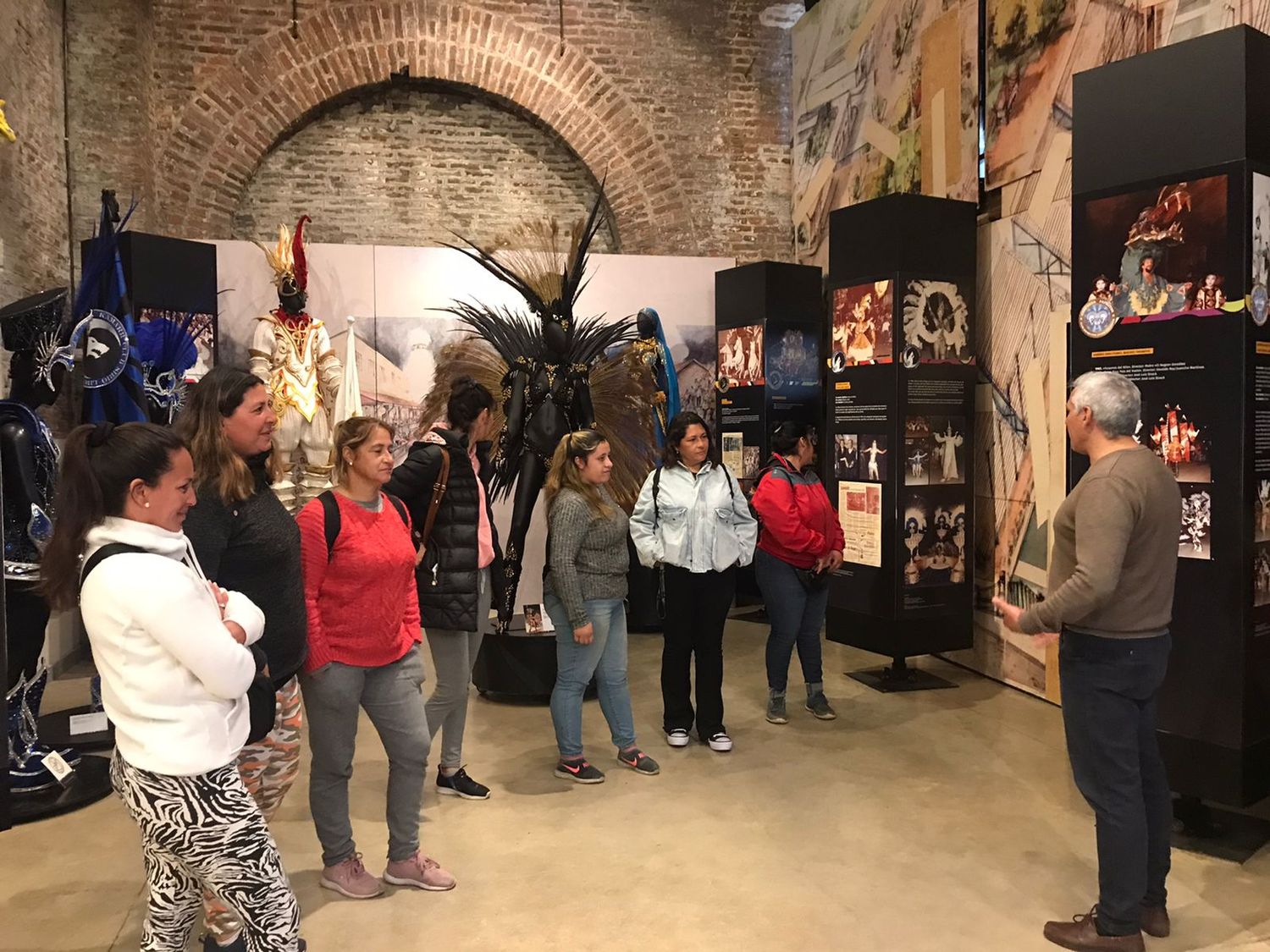 Trabajadores de Espacios Públicos conocieron el Museo del Carnaval para poder asesorar a los turistas