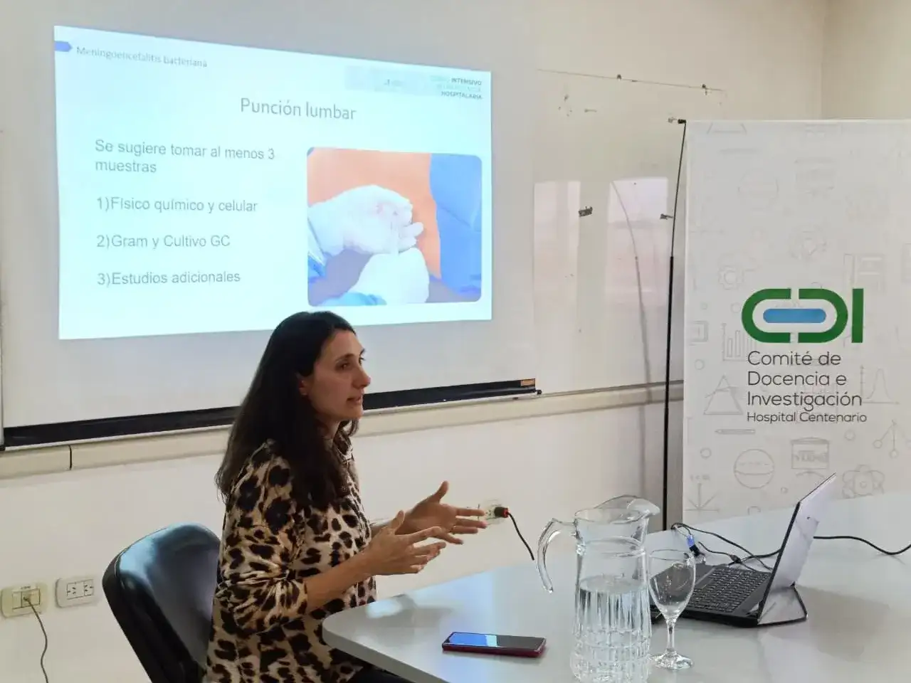 Los profesionales del Hospital Centenario se capacitaron sobre el tratamiento de la meningitis bacteriana