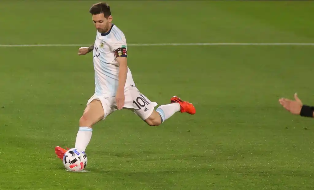 Argentina vuelve al ruedo en su camino hacia Qatar